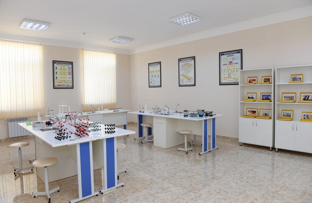 Azərbaycanın Birinci vitse-prezidenti Ramanada Qubadlı rayon Xanlıq kənd orta məktəbinin yeni binasında yaradılan şəraitlə tanış olub  (FOTO)