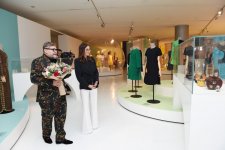 Mehriban Əliyeva Aleksandr Vasilyev Fondunun kolleksiyasından ibarət "Modernizm və moda" sərgisinin açılışında iştirak edib (FOTO)