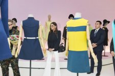 Mehriban Əliyeva Aleksandr Vasilyev Fondunun kolleksiyasından ibarət "Modernizm və moda" sərgisinin açılışında iştirak edib (FOTO)