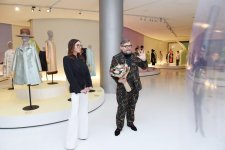 Mehriban Əliyeva Aleksandr Vasilyev Fondunun kolleksiyasından ibarət "Modernizm və moda" sərgisinin açılışında iştirak edib (FOTO)