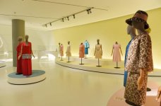 Mehriban Əliyeva Aleksandr Vasilyev Fondunun kolleksiyasından ibarət "Modernizm və moda" sərgisinin açılışında iştirak edib (FOTO)
