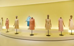 Mehriban Əliyeva Aleksandr Vasilyev Fondunun kolleksiyasından ibarət "Modernizm və moda" sərgisinin açılışında iştirak edib (FOTO)