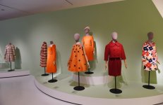 Mehriban Əliyeva Aleksandr Vasilyev Fondunun kolleksiyasından ibarət "Modernizm və moda" sərgisinin açılışında iştirak edib (FOTO)