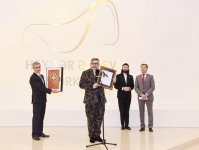 Mehriban Əliyeva Aleksandr Vasilyev Fondunun kolleksiyasından ibarət "Modernizm və moda" sərgisinin açılışında iştirak edib (FOTO)