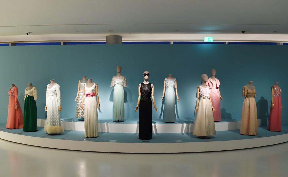 Mehriban Əliyeva Aleksandr Vasilyev Fondunun kolleksiyasından ibarət "Modernizm və moda" sərgisinin açılışında iştirak edib (FOTO)