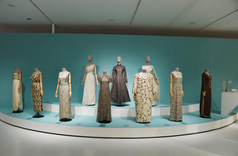 Mehriban Əliyeva Aleksandr Vasilyev Fondunun kolleksiyasından ibarət "Modernizm və moda" sərgisinin açılışında iştirak edib (FOTO)