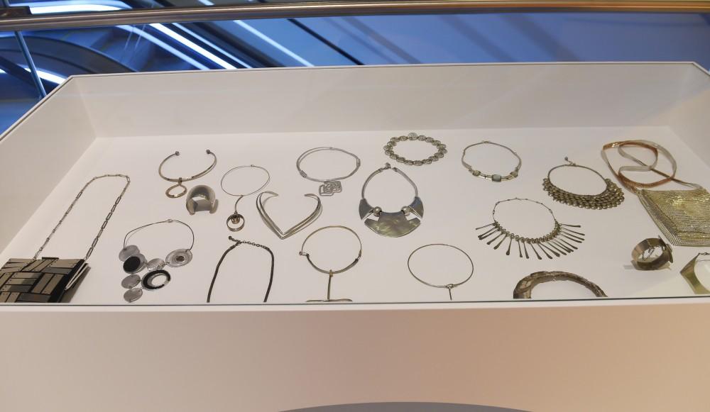 Mehriban Əliyeva Aleksandr Vasilyev Fondunun kolleksiyasından ibarət "Modernizm və moda" sərgisinin açılışında iştirak edib (FOTO)