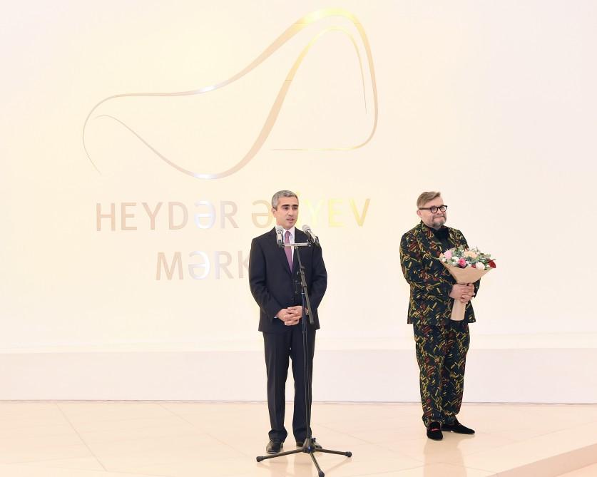 Mehriban Əliyeva Aleksandr Vasilyev Fondunun kolleksiyasından ibarət "Modernizm və moda" sərgisinin açılışında iştirak edib (FOTO)