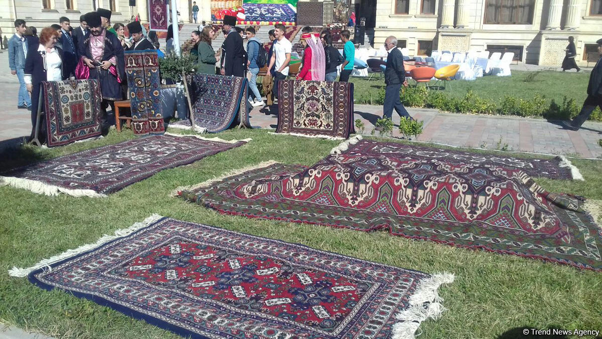 Qubada “Alma bayramı” və “Xalça festivalı” (FOTO)