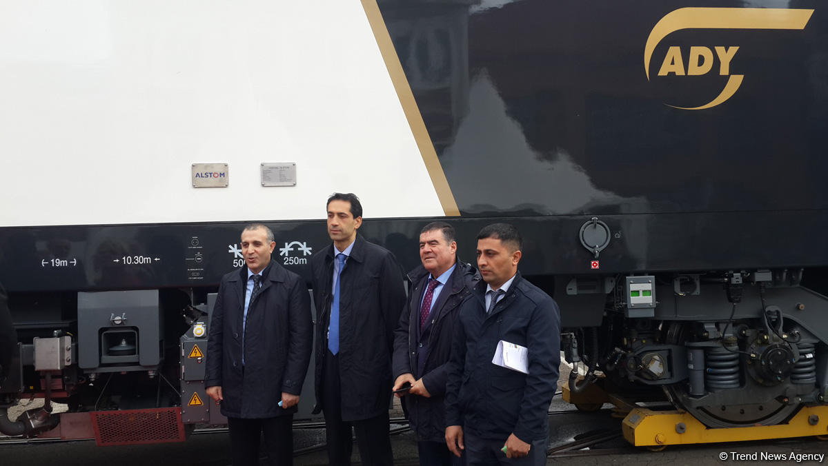 Yeni elektrovozlarla Bakıdan Tbilisiyə daha tez çatmaq olacaq (FOTO) (ÖZƏL)