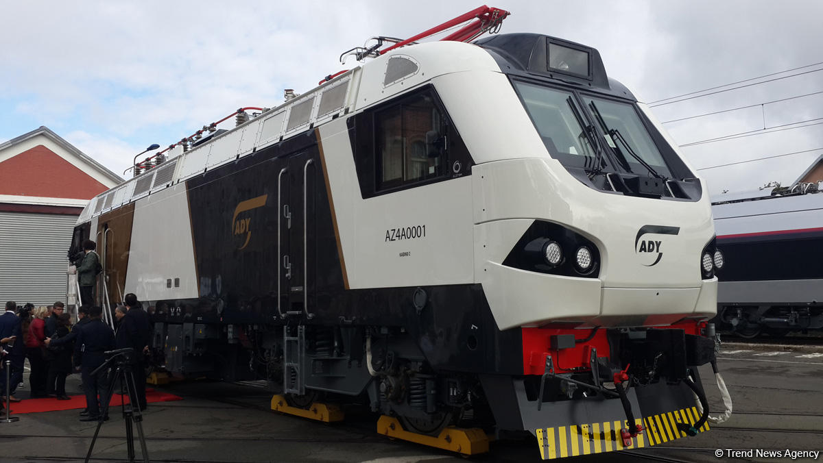 Yeni elektrovozlarla Bakıdan Tbilisiyə daha tez çatmaq olacaq (FOTO) (ÖZƏL)