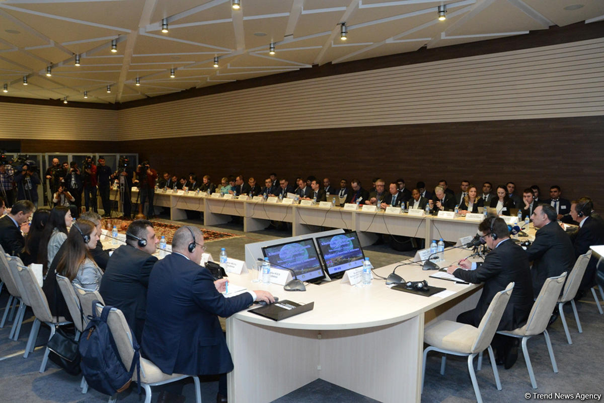 Bakıda kibercinayətkarlıq mövzusunda regional konfrans keçirilir (FOTO)