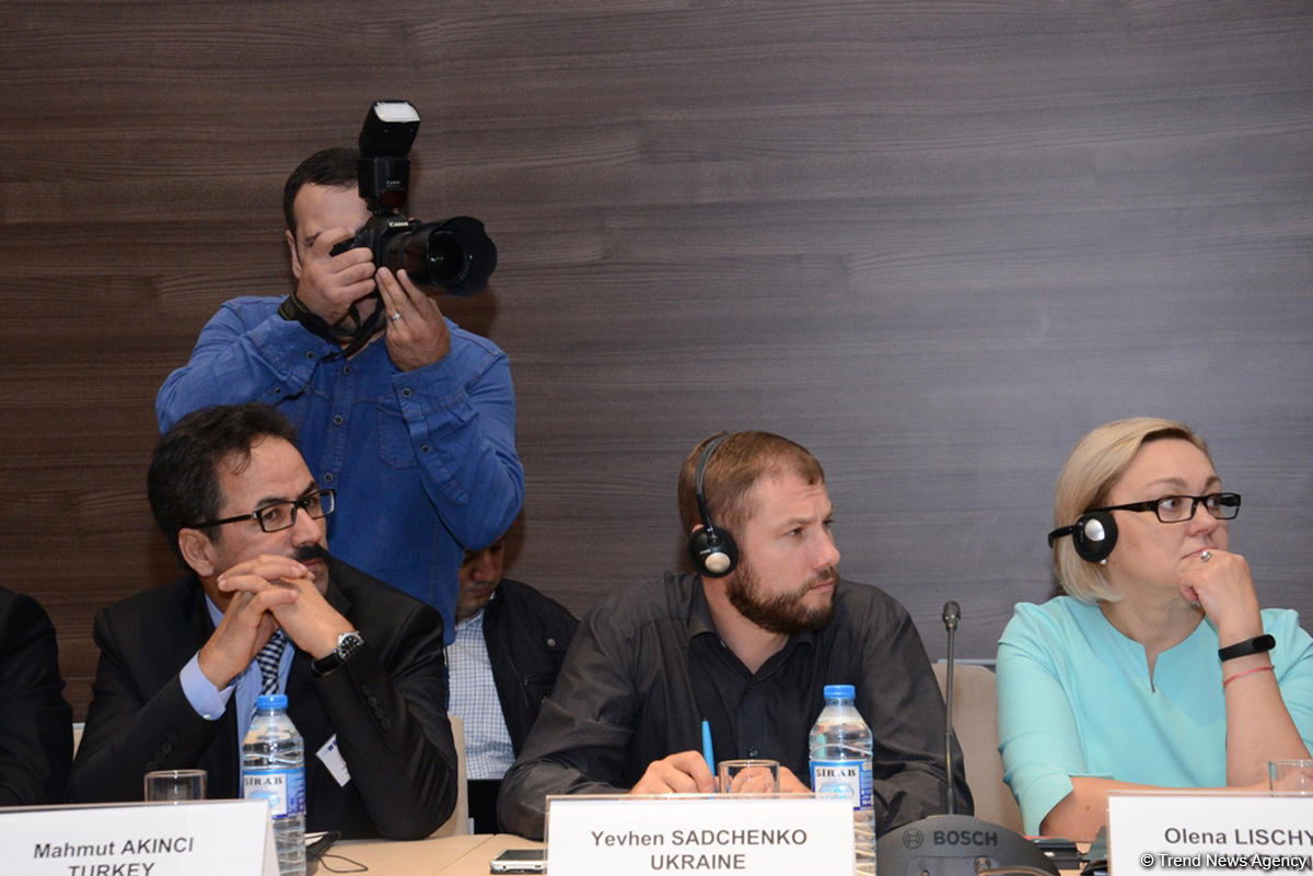 Bakıda kibercinayətkarlıq mövzusunda regional konfrans keçirilir (FOTO)