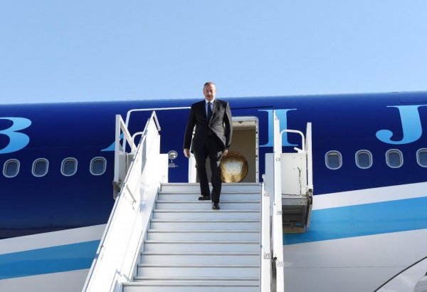 Prezident İlham Əliyev Rusiyanın Soçi şəhərinə səfərə gəlib (FOTO)