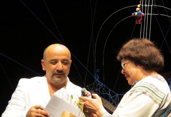 Gənc Tamaşaçılar Teatrı beynəlxalq festivalda iştirak edib (FOTO)