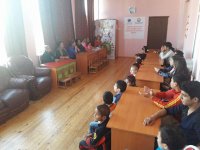 Kitabxana işçiləri “Ümid yeri” uşaq sığınacağının qonağı olub (FOTO)