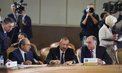 Prezident İlham Əliyev MDB Dövlət Başçıları Şurasının geniş tərkibdə iclasında iştirak edib (YENİLƏNİB) (FOTO)