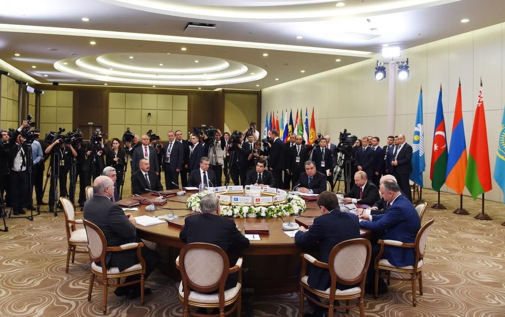 Prezident İlham Əliyev Soçidə MDB Dövlət Başçıları Şurasının məhdud tərkibdə iclasında iştirak edib (YENİLƏNİB-2) (FOTO)