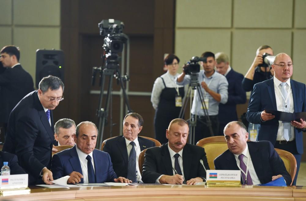 Prezident İlham Əliyev MDB Dövlət Başçıları Şurasının geniş tərkibdə iclasında iştirak edib (YENİLƏNİB) (FOTO)
