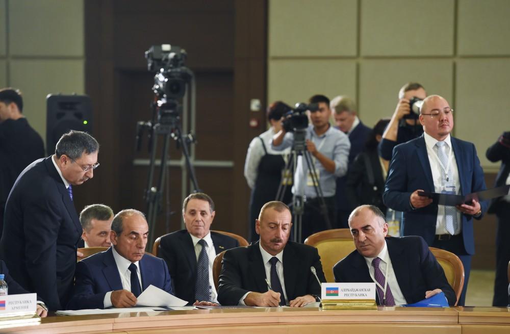 Prezident İlham Əliyev MDB Dövlət Başçıları Şurasının geniş tərkibdə iclasında iştirak edib (YENİLƏNİB) (FOTO)