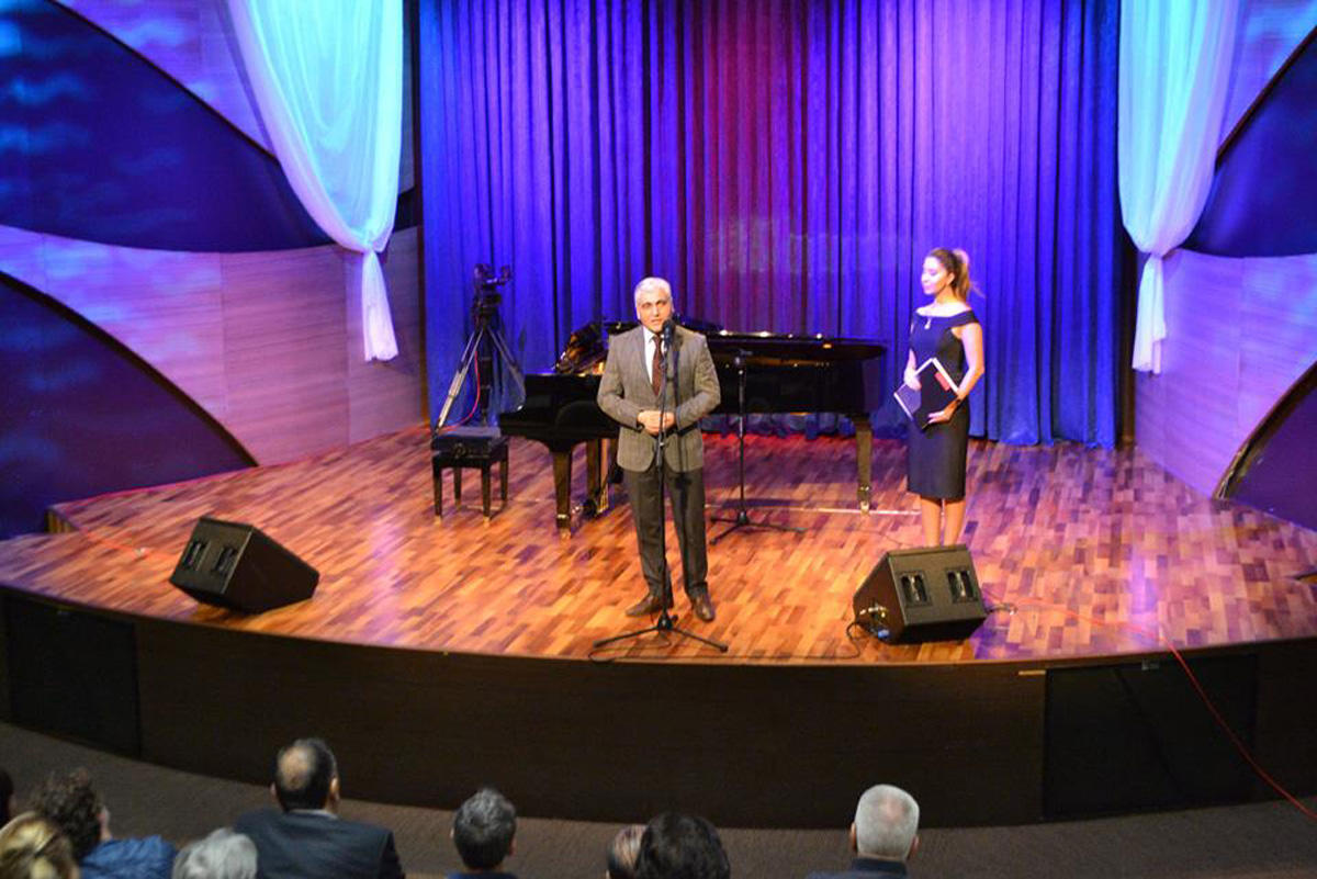 Tanınmış opera müğənnisi Adil Məlikovun xatirəsinə həsr olunmuş konsert keçirilib (FOTO)