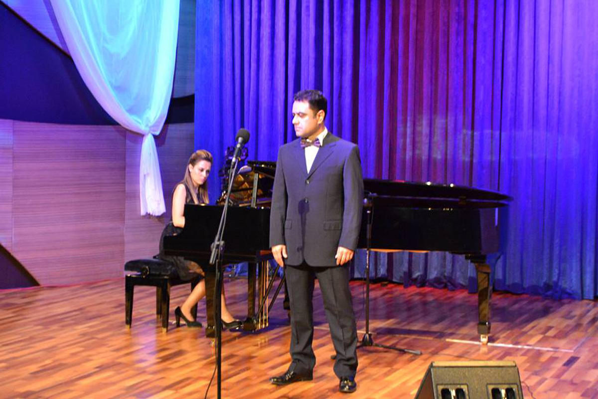 Tanınmış opera müğənnisi Adil Məlikovun xatirəsinə həsr olunmuş konsert keçirilib (FOTO)