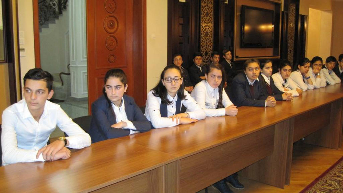 Bilik Fondu ana dili ilə bağlı mühazirə keçirib (FOTO)