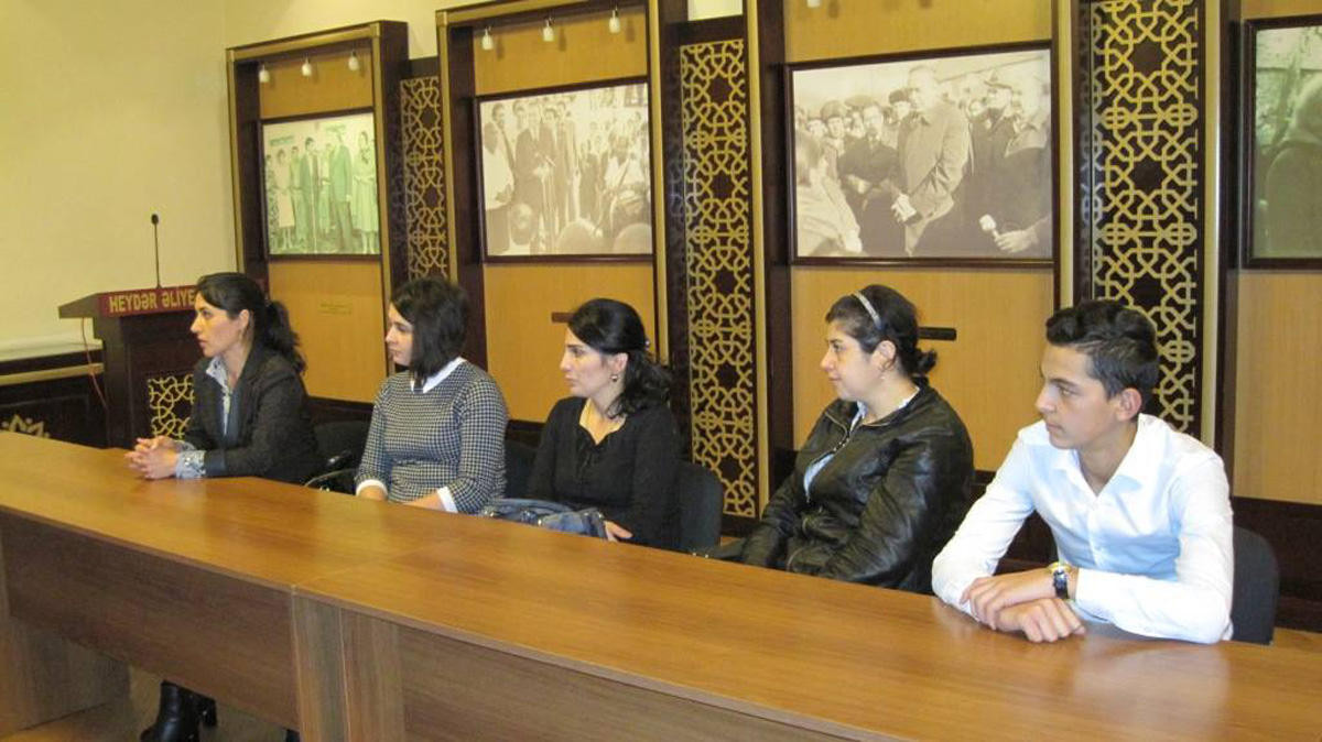 Bilik Fondu ana dili ilə bağlı mühazirə keçirib (FOTO)