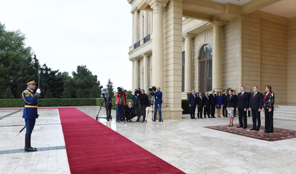 Bolqarıstan Prezidenti Rumen Radevin rəsmi qarşılanma mərasimi olub (FOTO)
