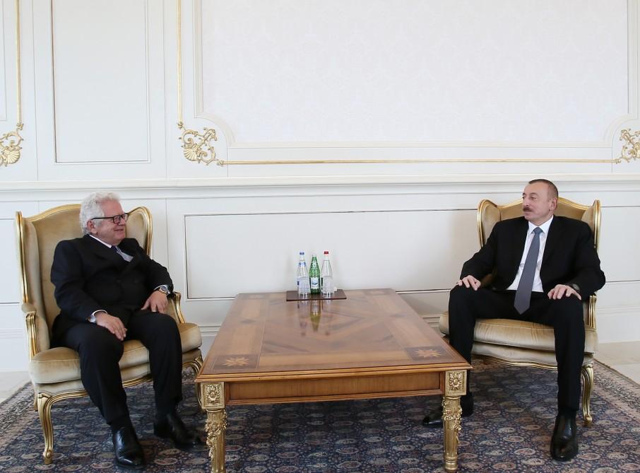 Prezident İlham Əliyev Yunanıstan səfirinin etimadnaməsini qəbul edib (FOTO) (YENİLƏNİB)