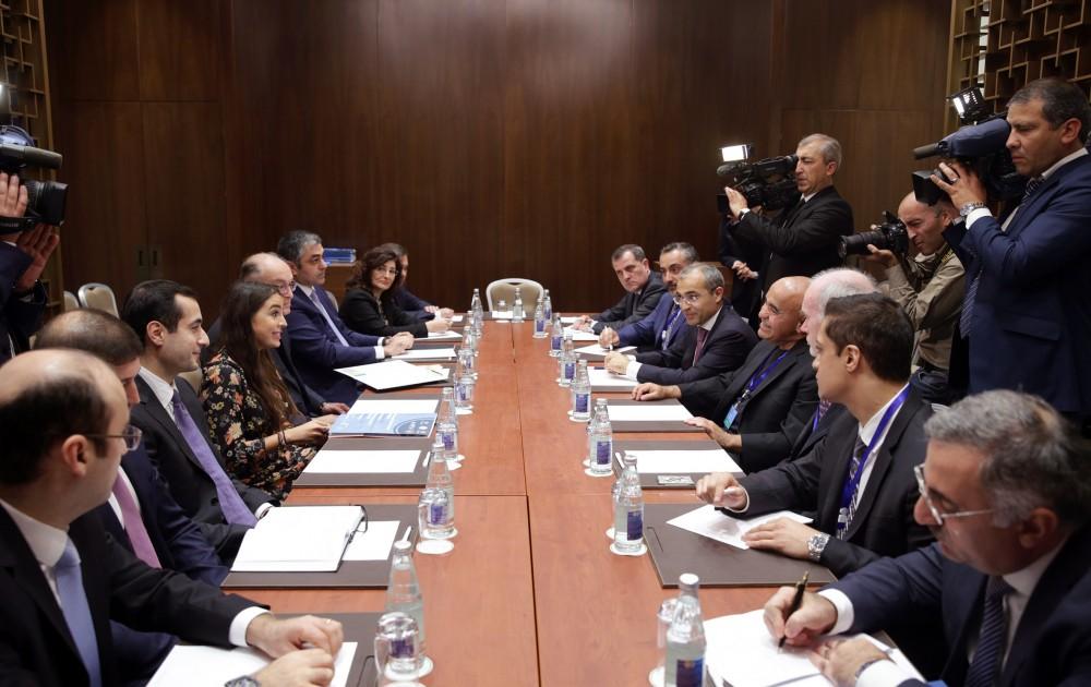 Heydər Əliyev Fondunun vitse-prezidenti Leyla Əliyeva Bakıda keçirilən “İnnovasiya ekosisteminin qurulması” adlı seminarda iştirak edib (FOTO)