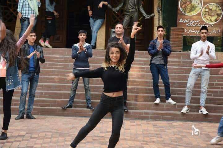Bakıda "Bollywood Night" gecəsinə həsr olunmuş flaşmob keçirilib (FOTO/VİDEO)