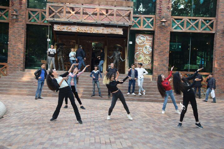 Bakıda "Bollywood Night" gecəsinə həsr olunmuş flaşmob keçirilib (FOTO/VİDEO)
