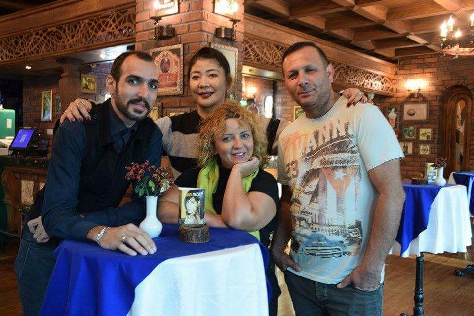Bakıda "Bollywood Night" gecəsinə həsr olunmuş flaşmob keçirilib (FOTO/VİDEO)