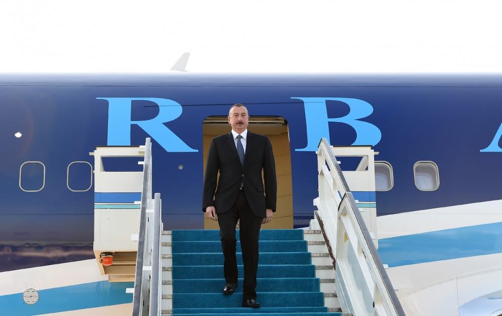 Prezident İlham Əliyev Türkiyəyə səfərə gəlib (FOTO)