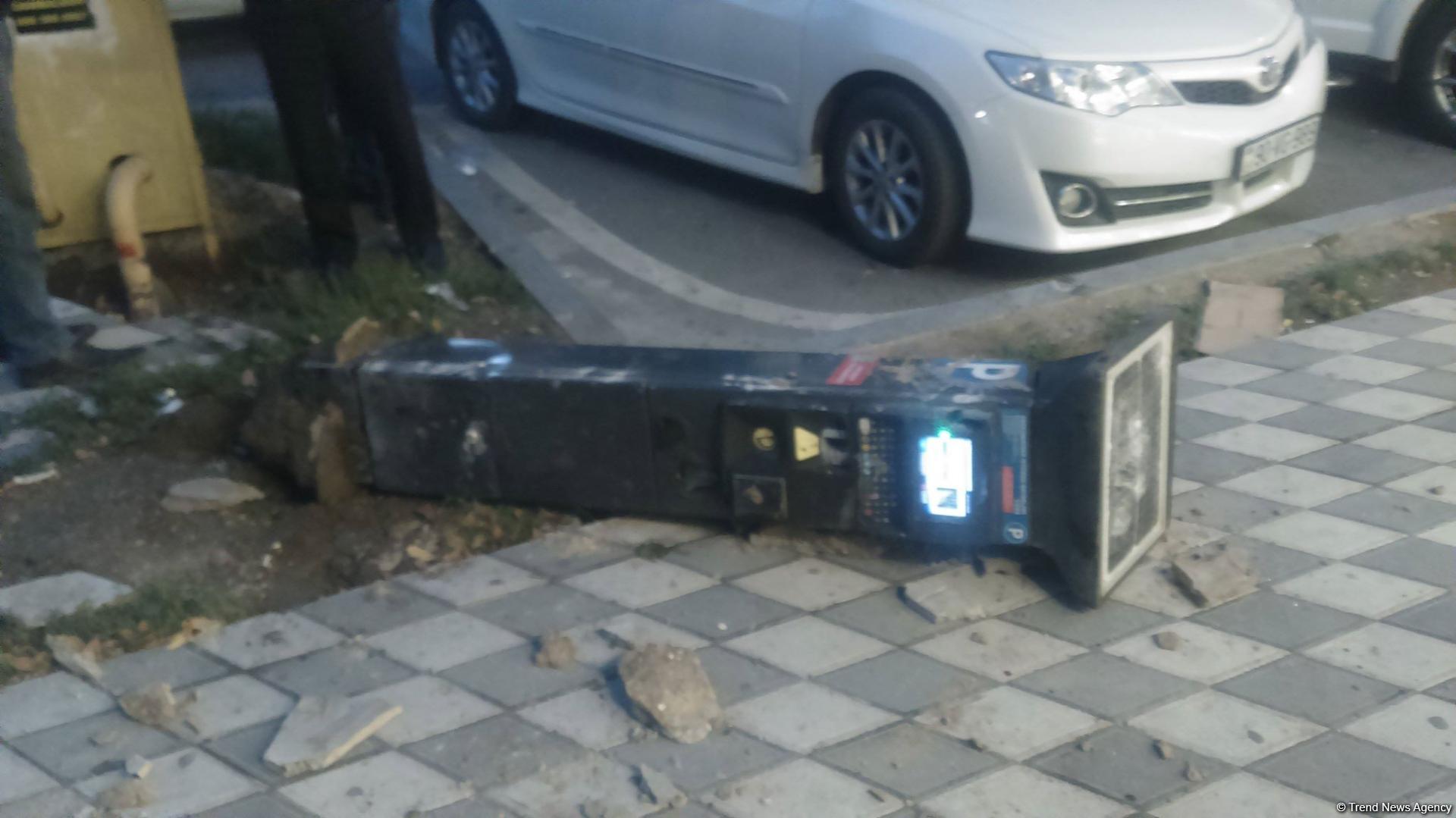 Bakıda parkomatı sındırdılar: "Samaraya bilet lazımdır" (FOTO)
