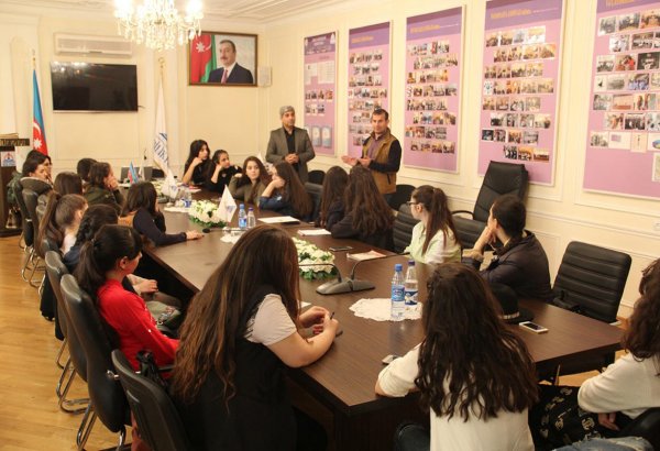 "Gənc jurnalistlər" Klubunda təlimlər başlayıb (FOTO)