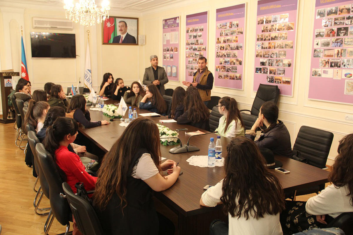 "Gənc jurnalistlər" Klubunda təlimlər başlayıb (FOTO)