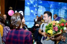 Avropa Çempionatının medalçı akrobatları Bakıya dönüb (FOTO)