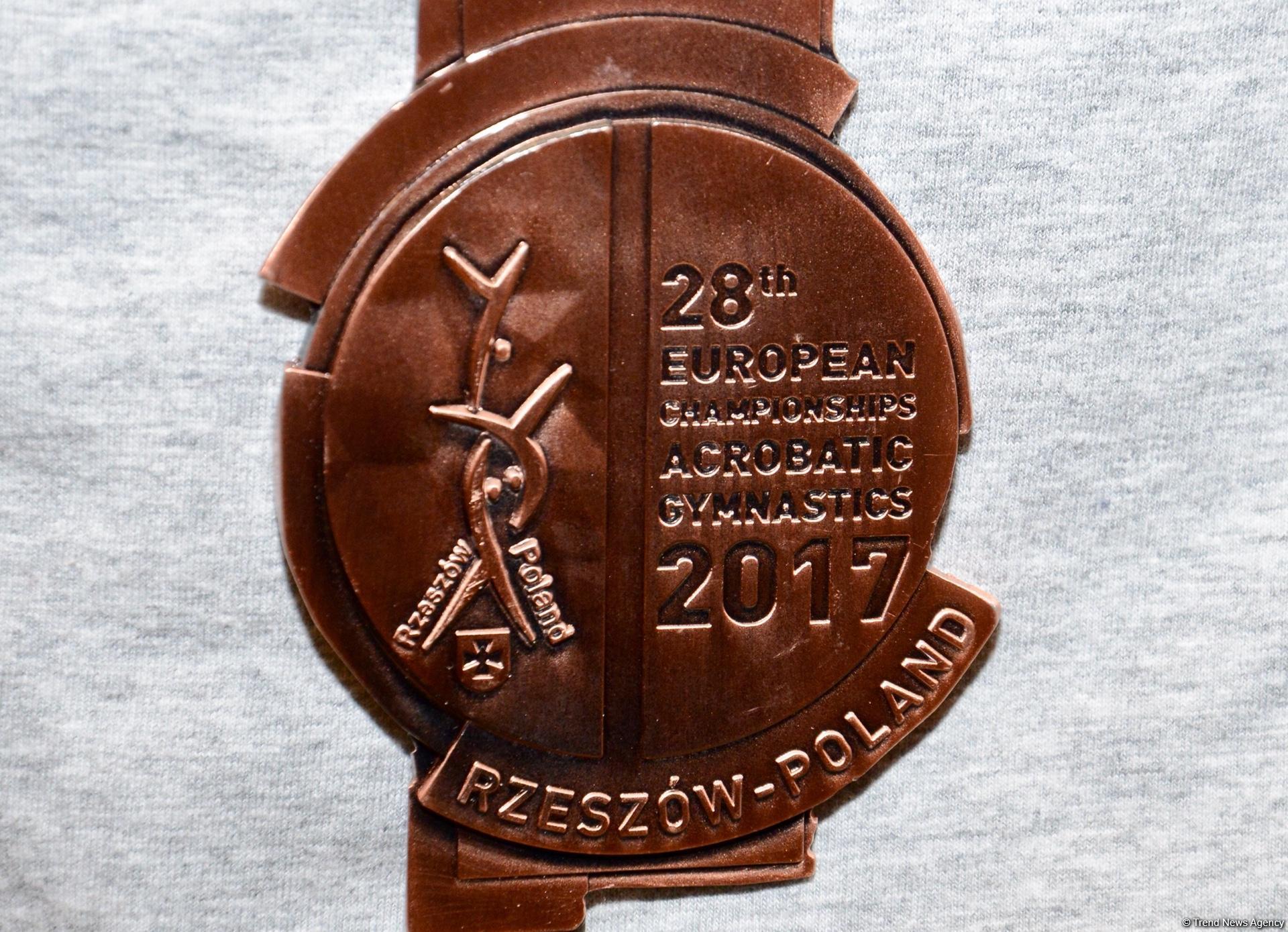 Avropa Çempionatının medalçı akrobatları Bakıya dönüb (FOTO)