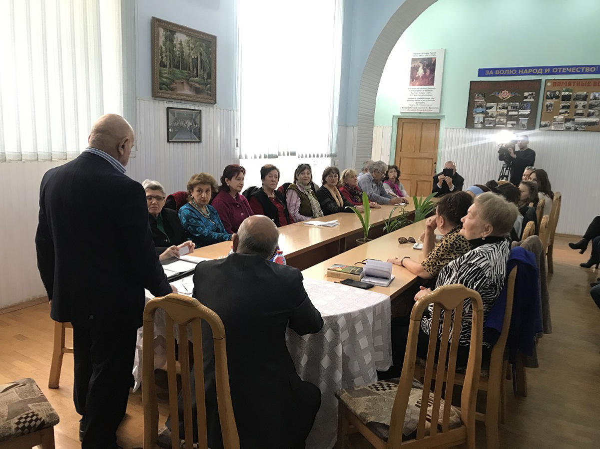 Bilik Fondu Yevgeni Yevtuşenkonun yaradıcılıq gecəsini keçirib (FOTO)