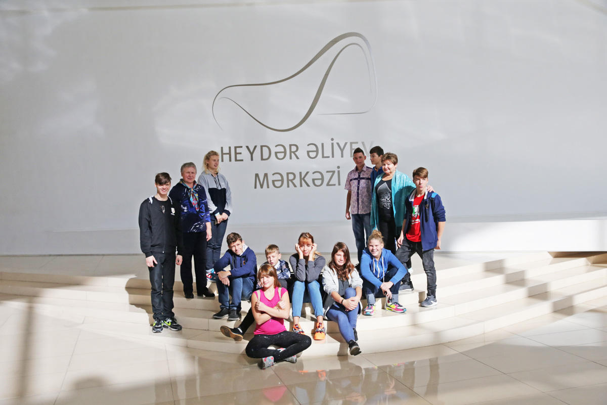 Heydər Əliyev Fondunun dəvəti ilə Moskvanın uşaq evinin sakinləri Azərbaycanda olub (FOTO/VİDEO)