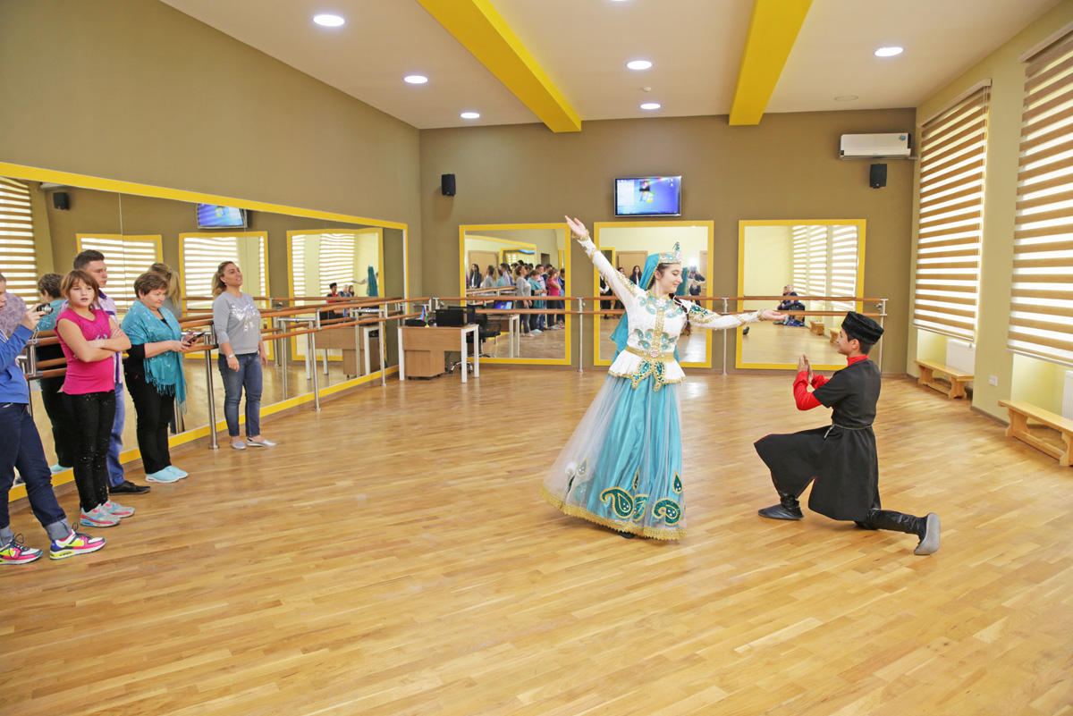 Heydər Əliyev Fondunun dəvəti ilə Moskvanın uşaq evinin sakinləri Azərbaycanda olub (FOTO/VİDEO)