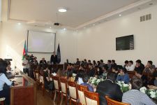 Universitetdə "İslam Həmrəyliyi İli"nə həsr olunan görüş keçirilib (FOTO)