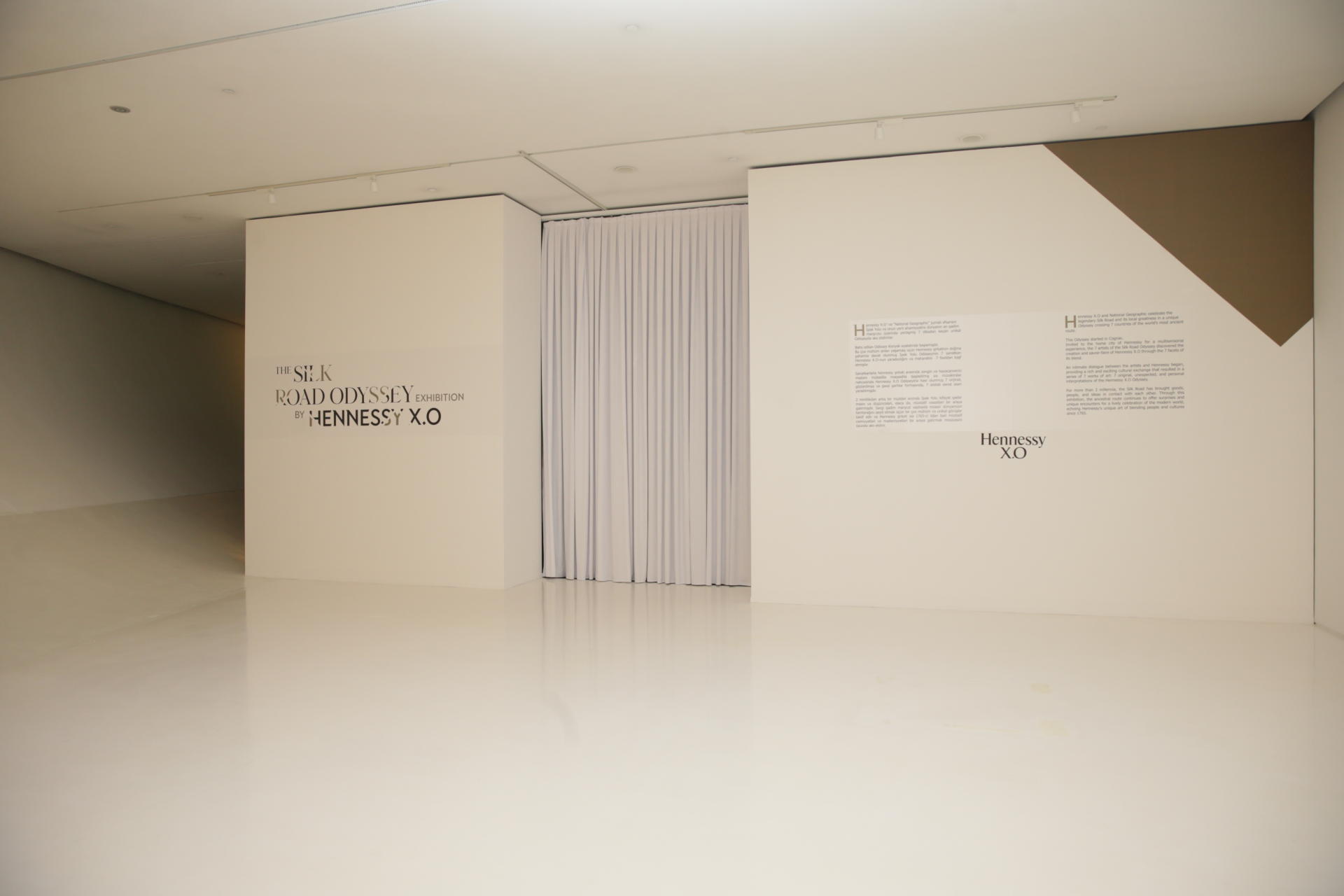 Heydər Əliyev Mərkəzində “İpək Yolu Odisseyi” sərgisinin açılışı olub (FOTO)