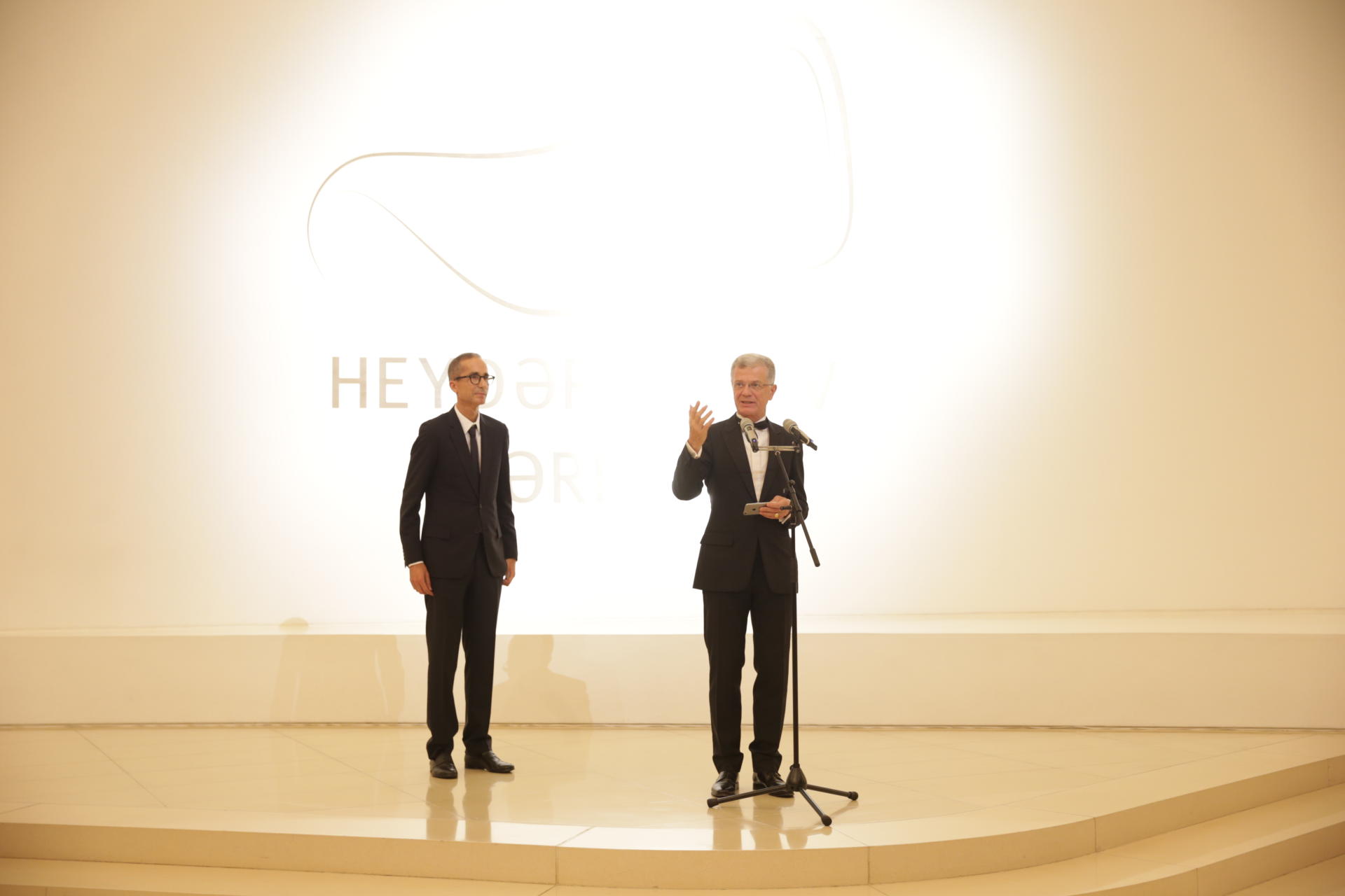 Heydər Əliyev Mərkəzində “İpək Yolu Odisseyi” sərgisinin açılışı olub (FOTO)