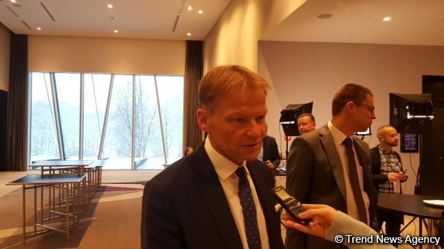 AİB "Şərq tərəfdaşlığı" ölkələrində layihələr üçün 8 milyard dollar kredit ayırıb