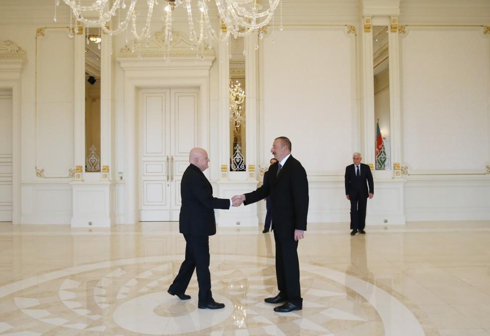 Prezident İlham Əliyev Qvatemala və Avstraliyanın yeni səfirlərinin etimadnamələrini qəbul edib (FOTO) (YENİLƏNİB 2)