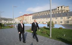 Prezident İlham Əliyev Bakıda yeni istifadəyə verilən idman və istirahət parkında yaradılan şəraitlə tanış olub  (YENİLƏNİB) (FOTO)