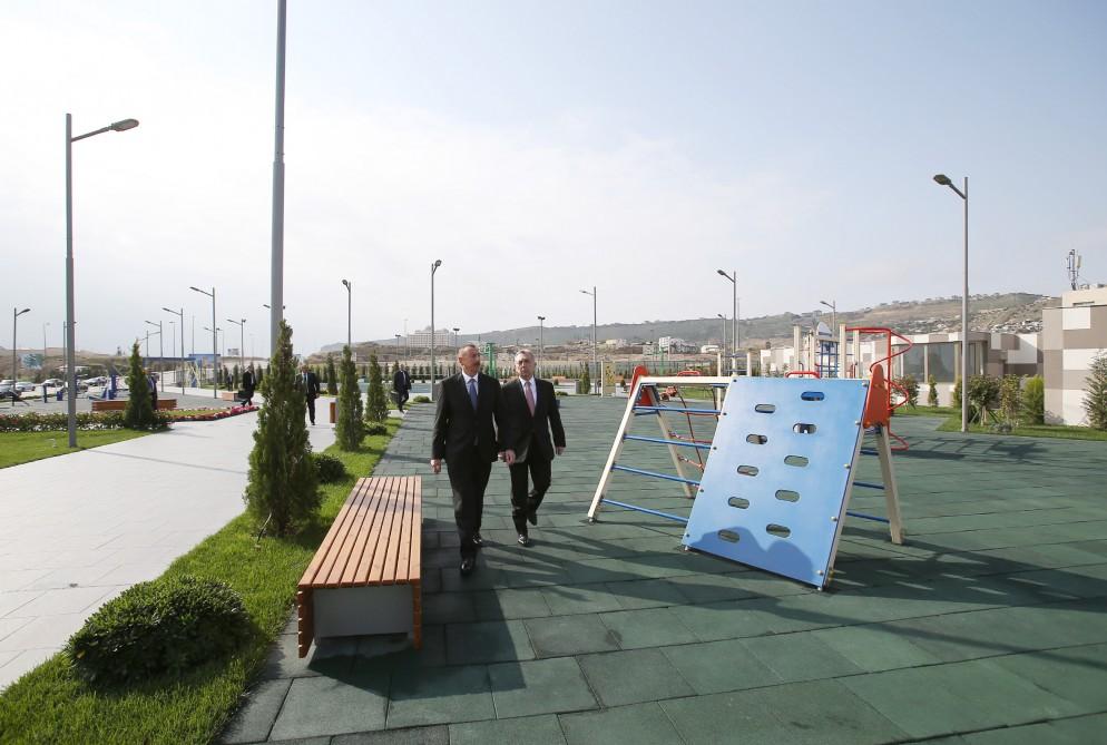 Prezident İlham Əliyev Bakıda yeni istifadəyə verilən idman və istirahət parkında yaradılan şəraitlə tanış olub  (YENİLƏNİB) (FOTO)